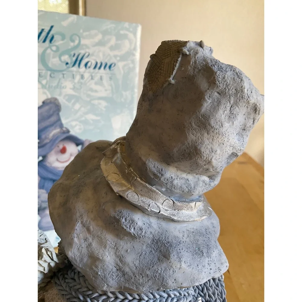 Earth & Home Collectibles Studio 33 Resin Snowman Figurine Blue Silver 10.5 Inch
